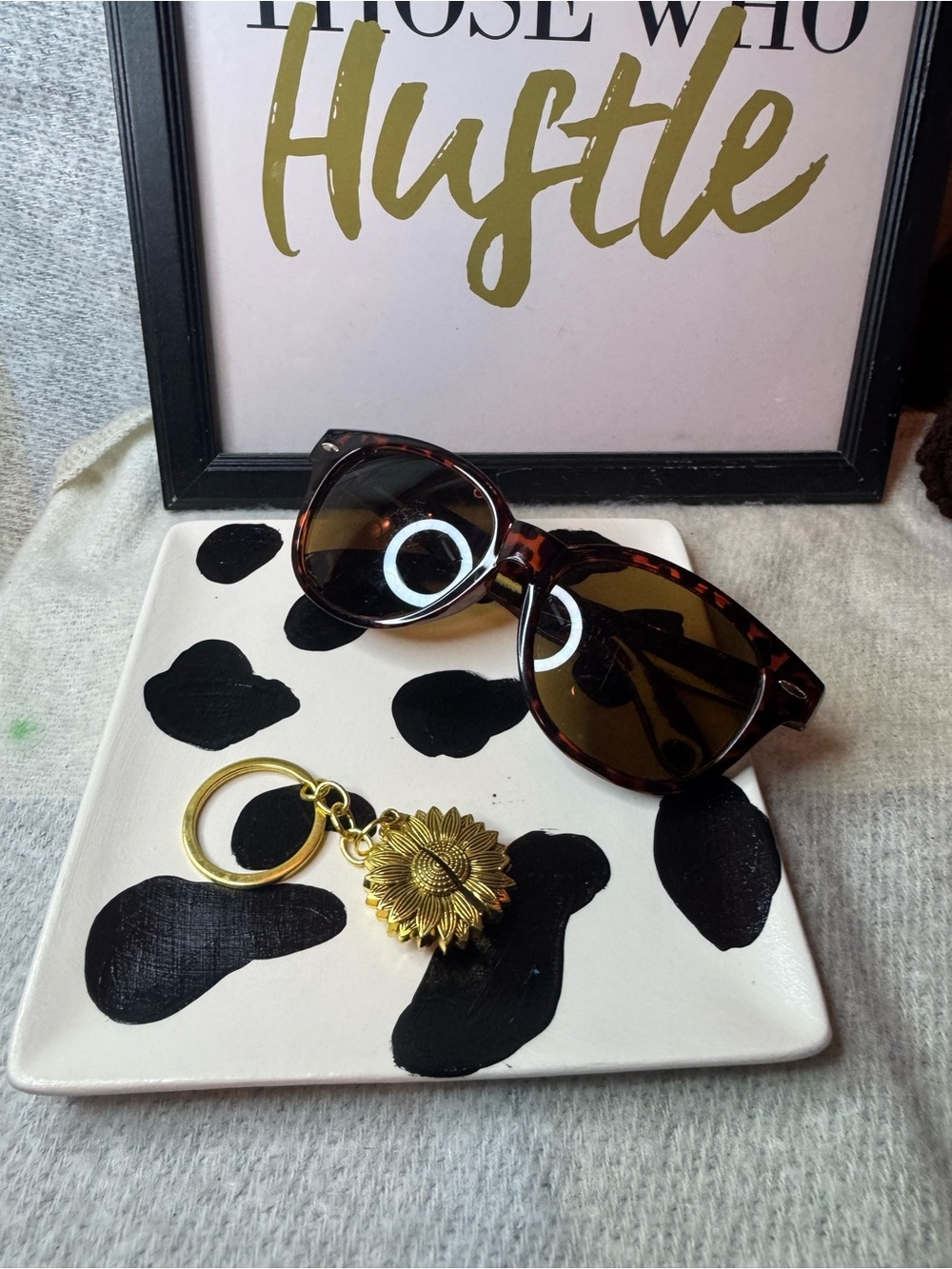 Trinket tray pick 1 - Picture 3 of 3